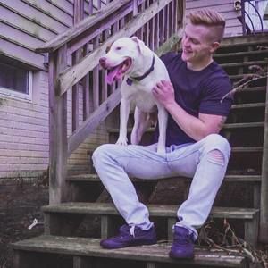 Meet your Posher, Casey